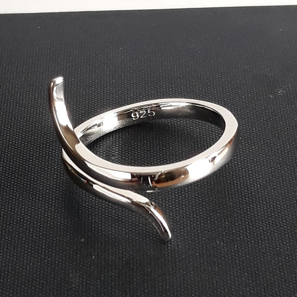 925 Sterling Silver Curved Line Ring